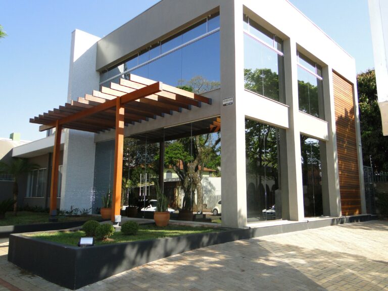 FACHADA DE VIDRO TEMPERADO EM FORTALEZA - MMA VIDRAÇARIA